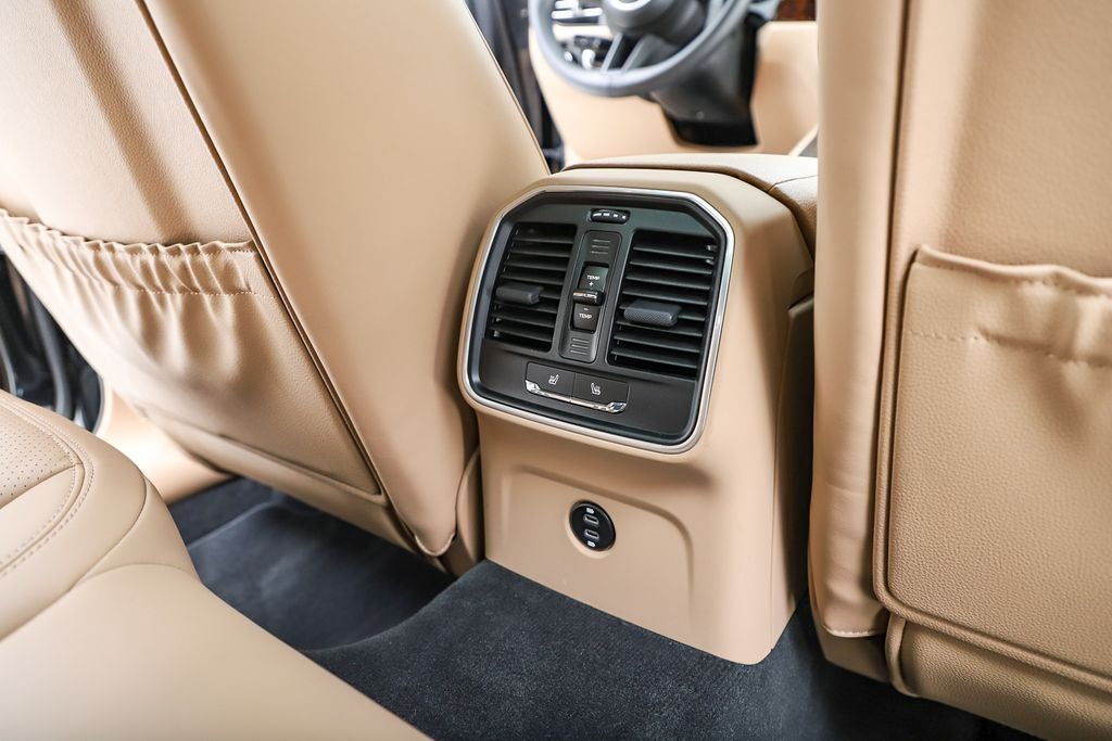 2022 Porsche Macan Base