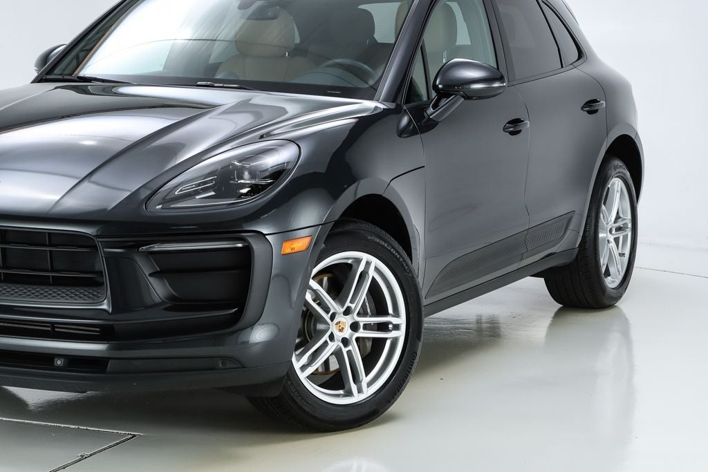 2022 Porsche Macan Base