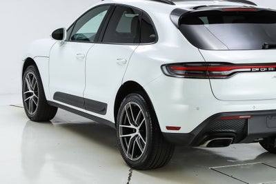 2025 Porsche Macan Base