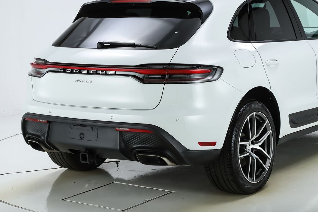 2025 Porsche Macan Base