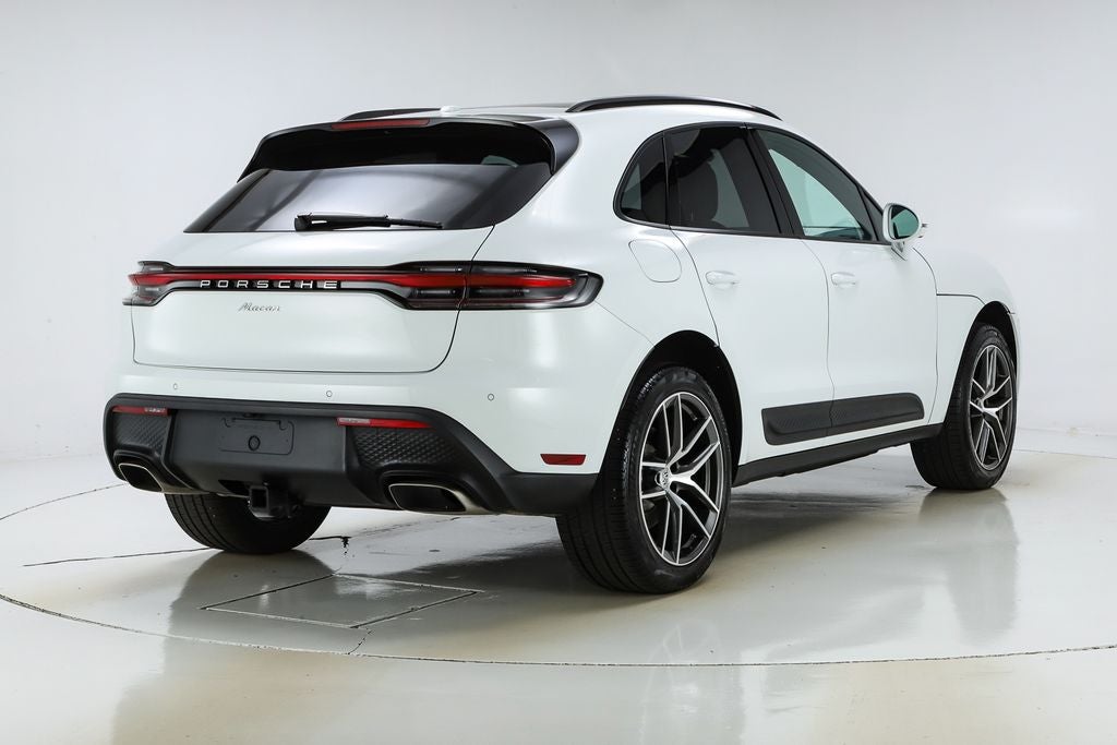 2025 Porsche Macan Base