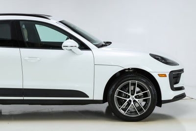 2025 Porsche Macan Base