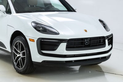 2025 Porsche Macan Base