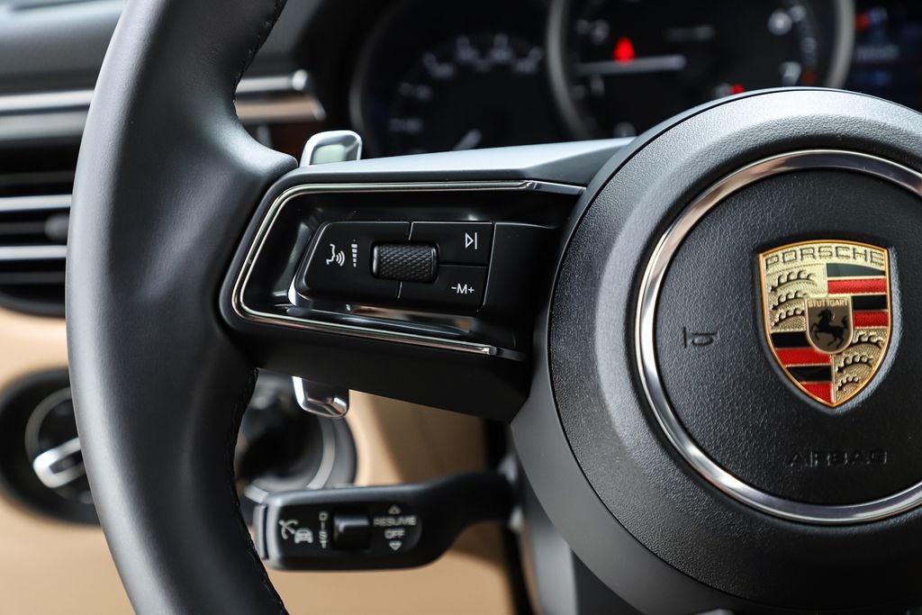 2025 Porsche Macan Base