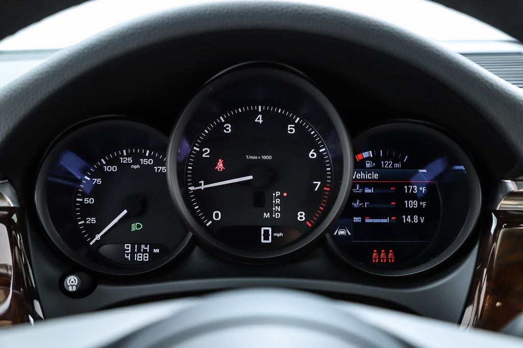 2025 Porsche Macan Base