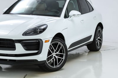 2025 Porsche Macan Base