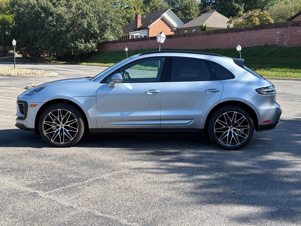 2026 Porsche Macan Base