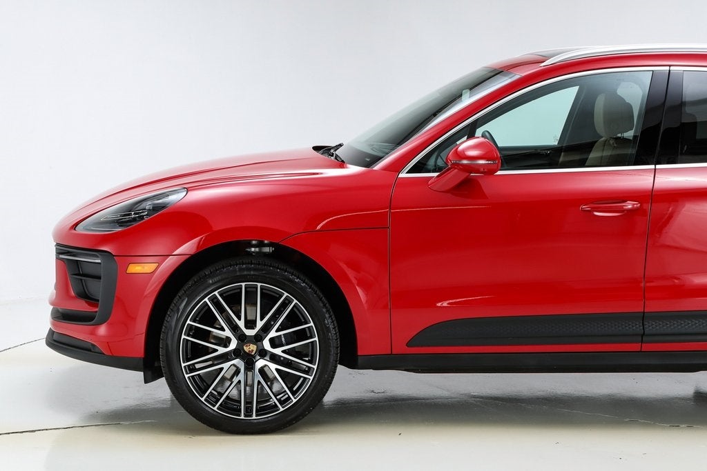 2025 Porsche Macan Base