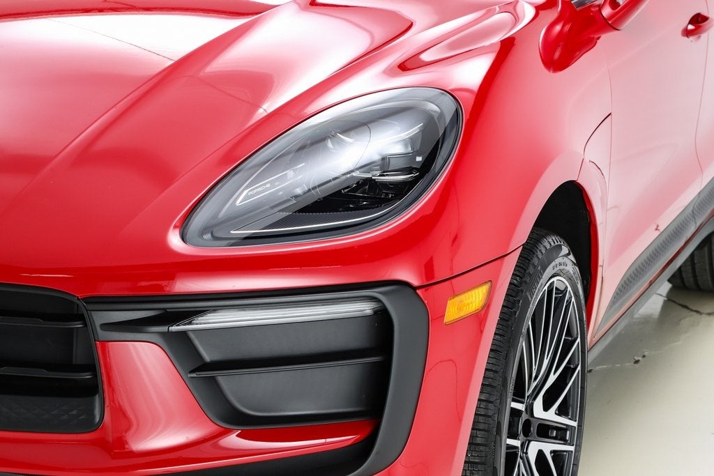 2025 Porsche Macan Base