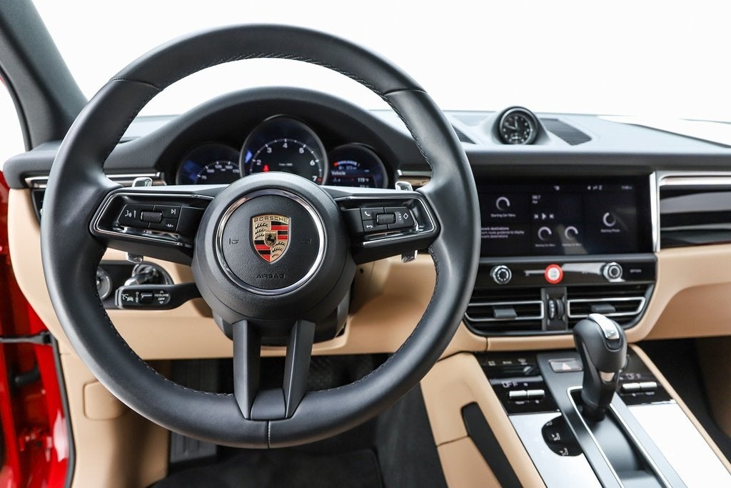 2025 Porsche Macan Base