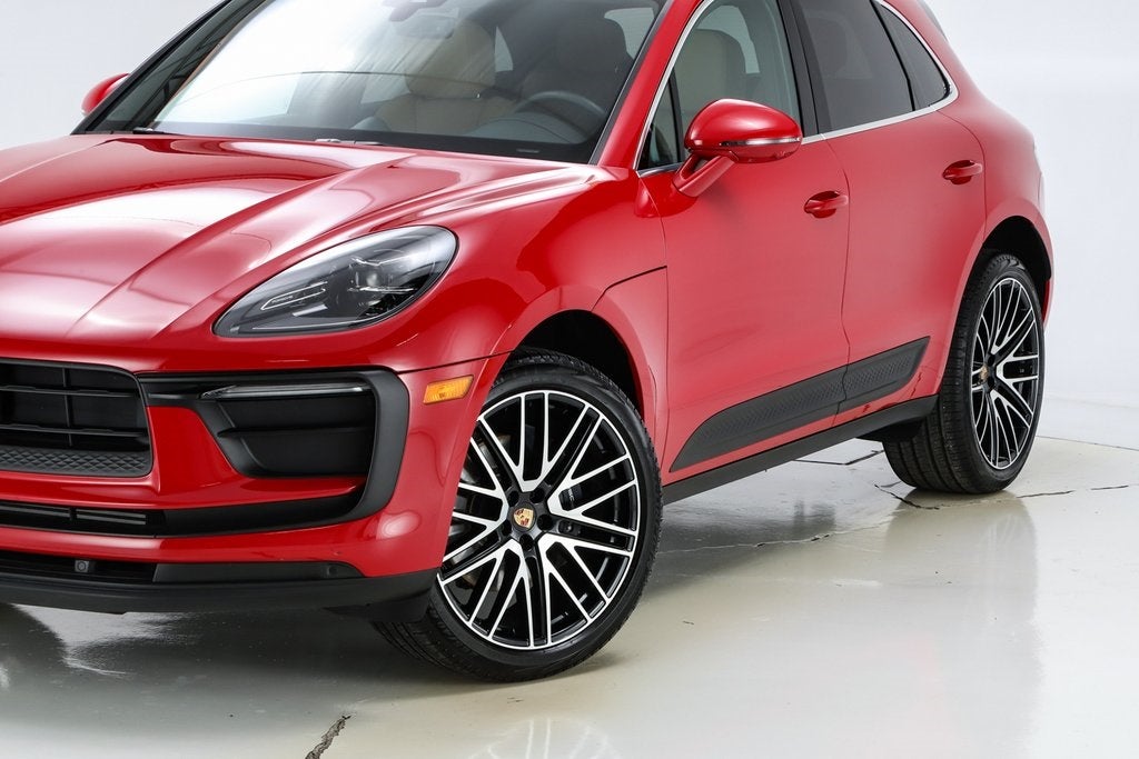 2025 Porsche Macan Base