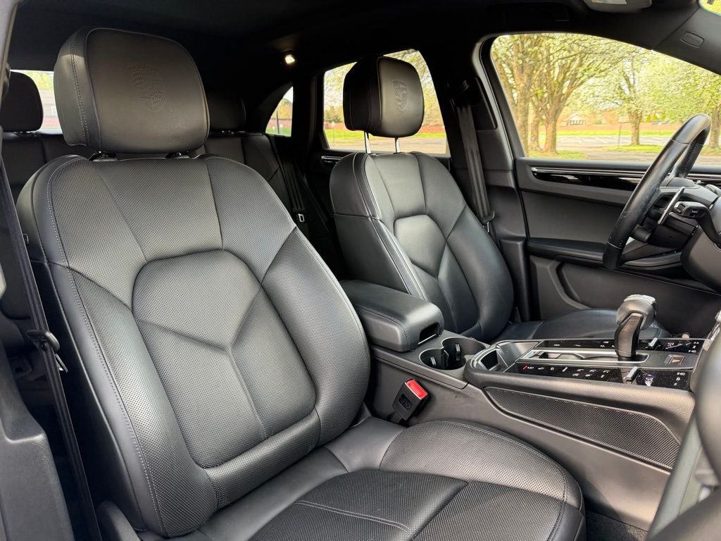 2023 Porsche Macan T
