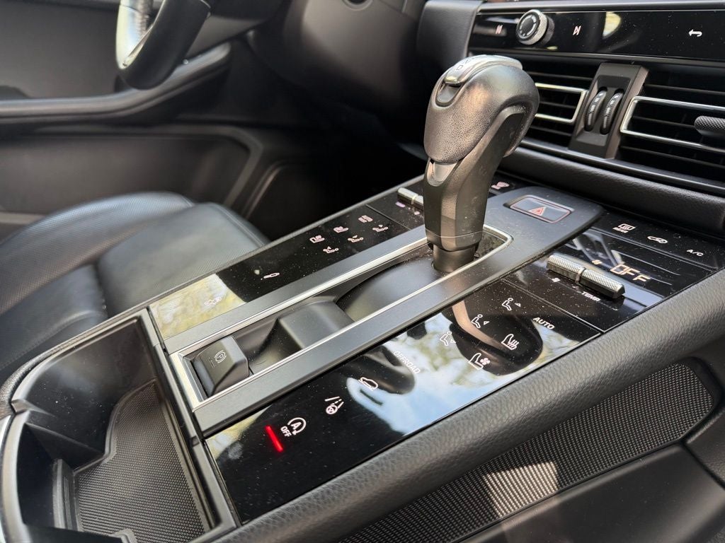 2023 Porsche Macan T