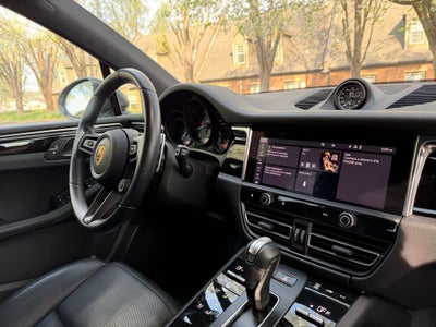 2023 Porsche Macan T