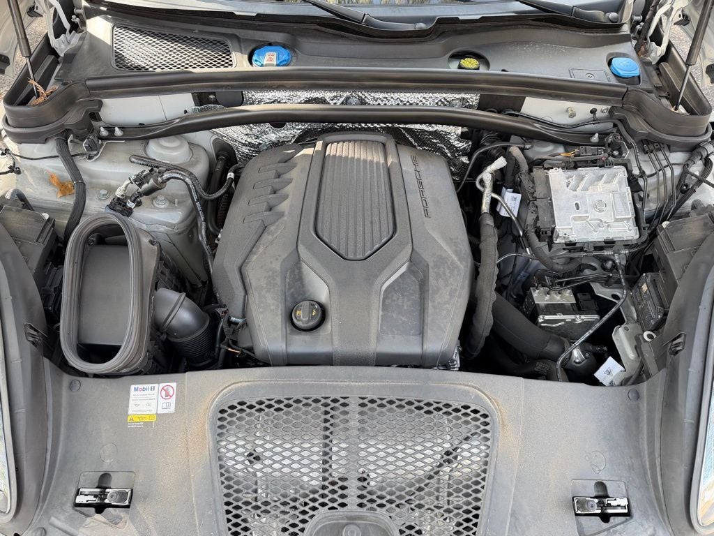 2023 Porsche Macan T