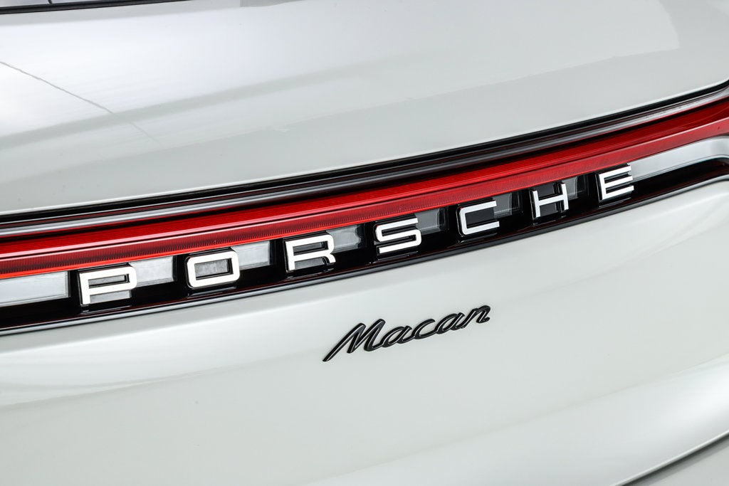 2026 Porsche Macan Base