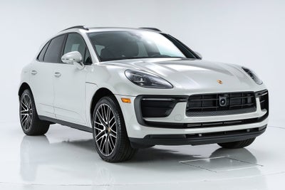2026 Porsche Macan Base