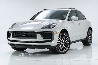 2026 Porsche Macan Base