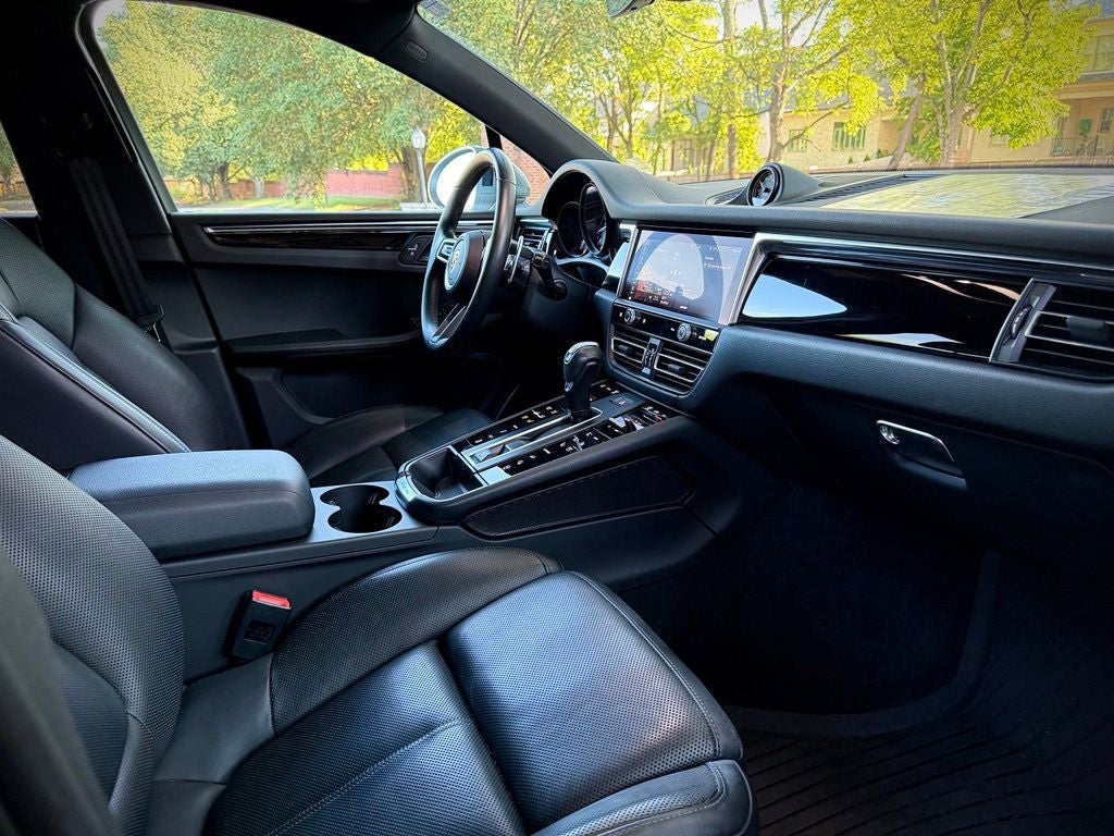 2023 Porsche Macan T