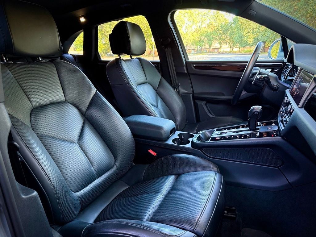 2023 Porsche Macan T