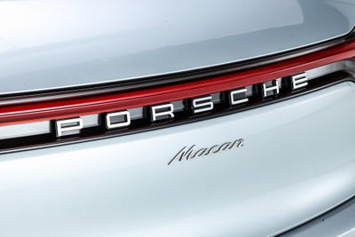 2025 Porsche Macan Base