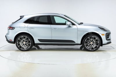 2025 Porsche Macan Base