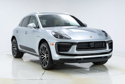 2025 Porsche Macan Base