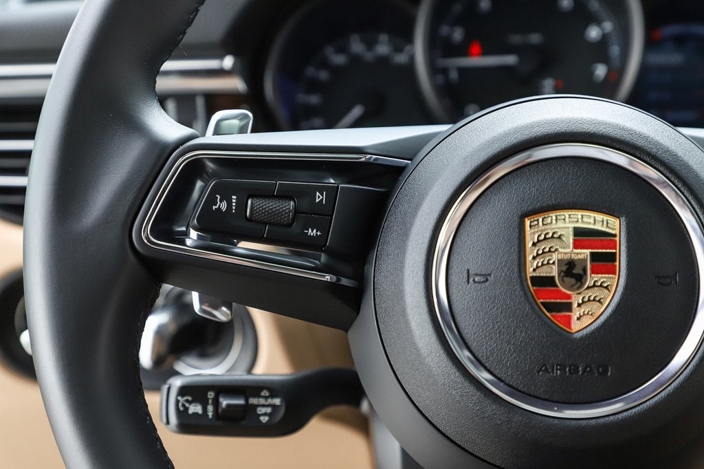 2025 Porsche Macan Base