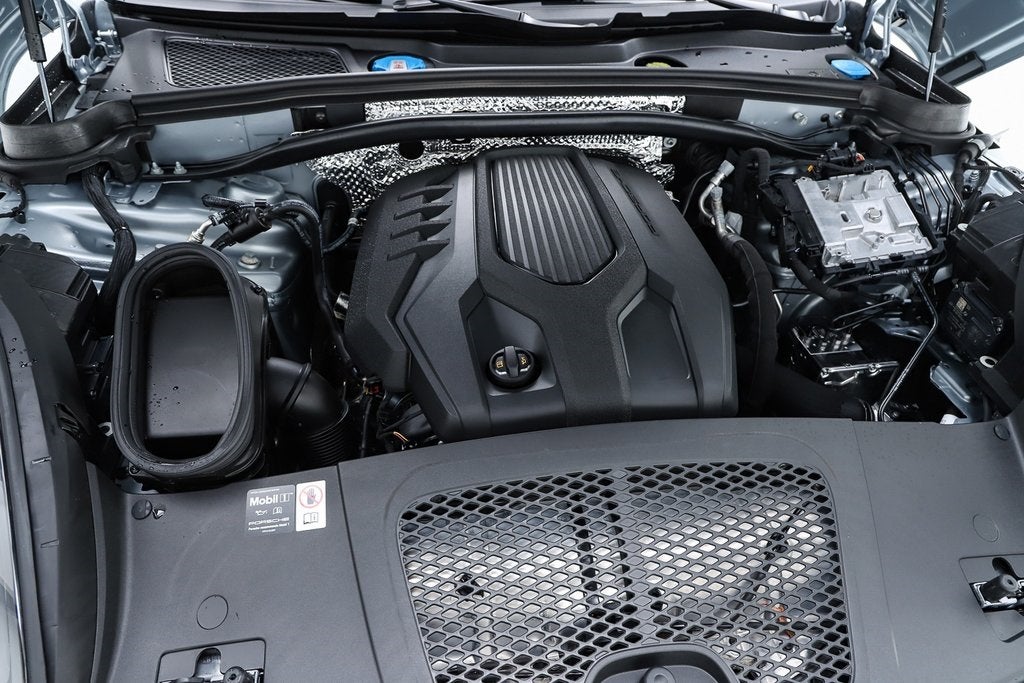 2025 Porsche Macan Base