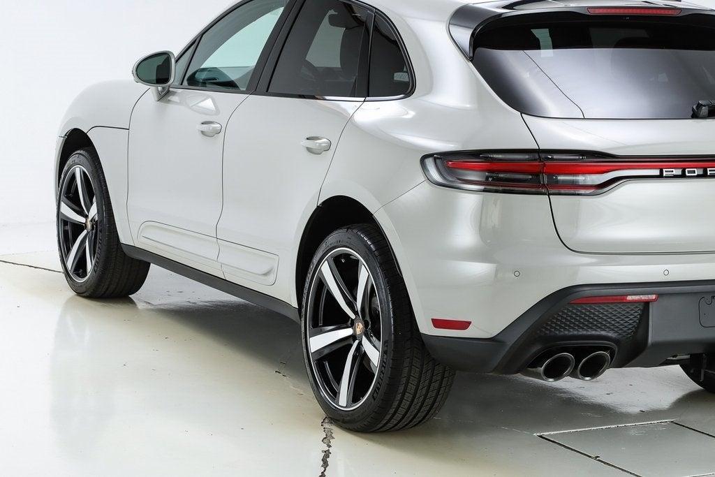 2025 Porsche Macan Base