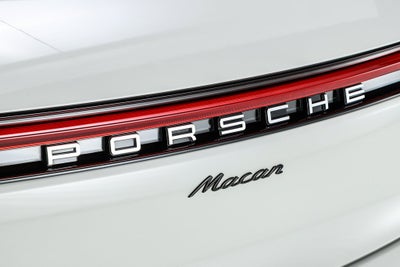 2025 Porsche Macan Base