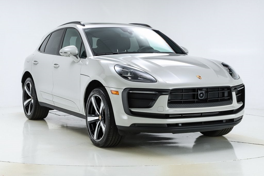 2025 Porsche Macan Base