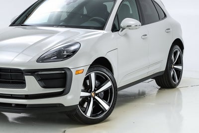 2025 Porsche Macan Base