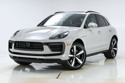 2025 Porsche Macan Base
