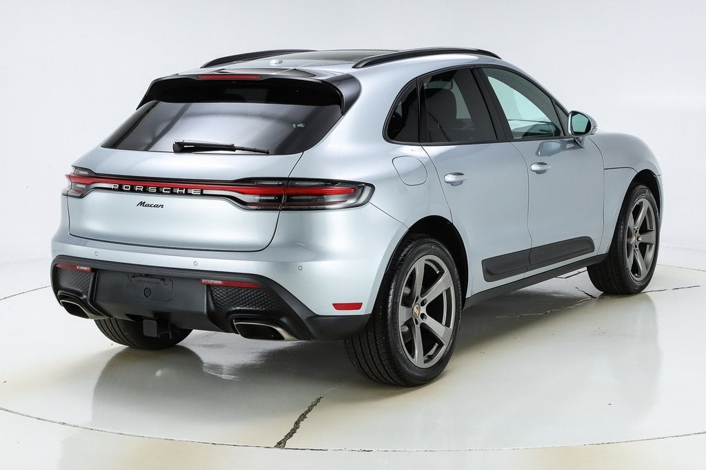 2025 Porsche Macan Base