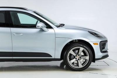 2025 Porsche Macan Base