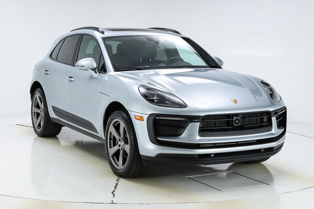 2025 Porsche Macan Base