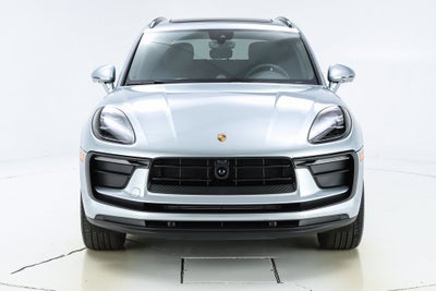 2025 Porsche Macan Base
