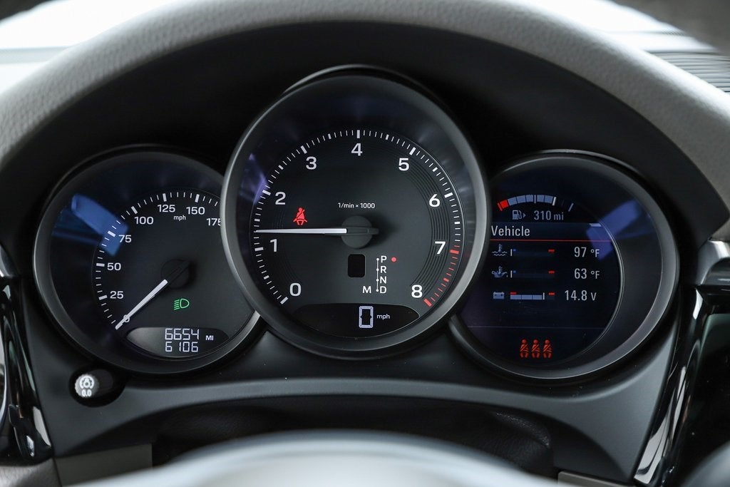 2025 Porsche Macan Base