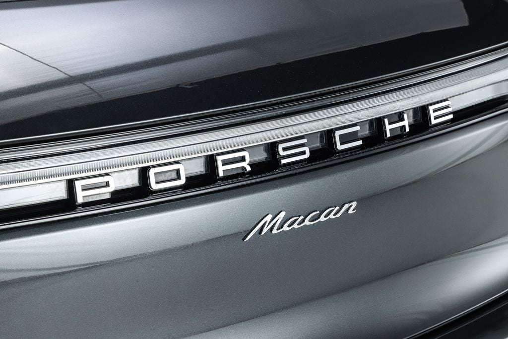 2026 Porsche Macan Base