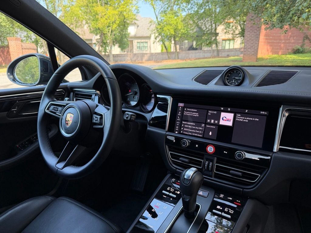 2026 Porsche Macan Base