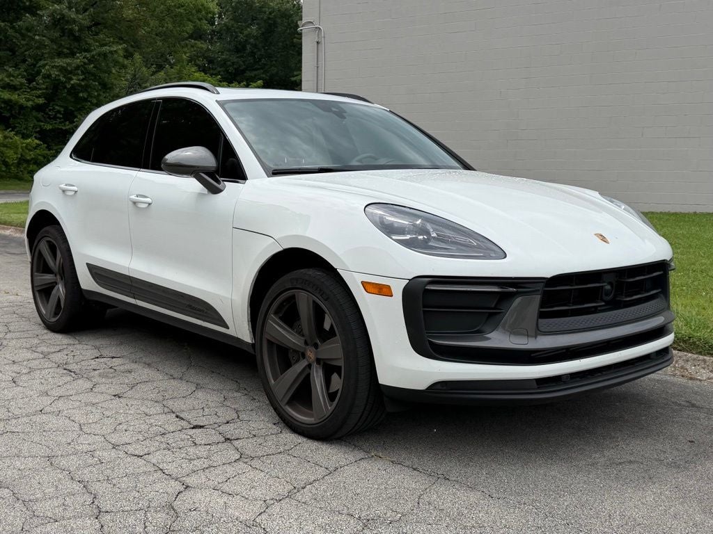 2023 Porsche Macan T