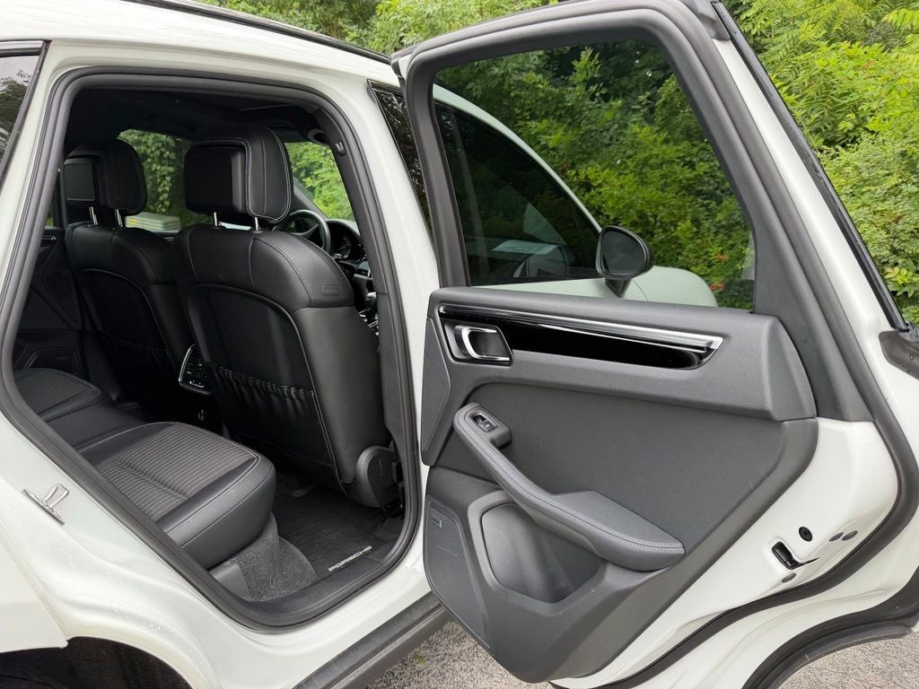 2023 Porsche Macan T