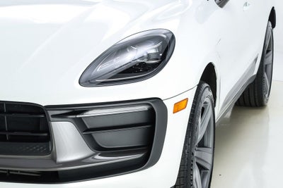2023 Porsche Macan T