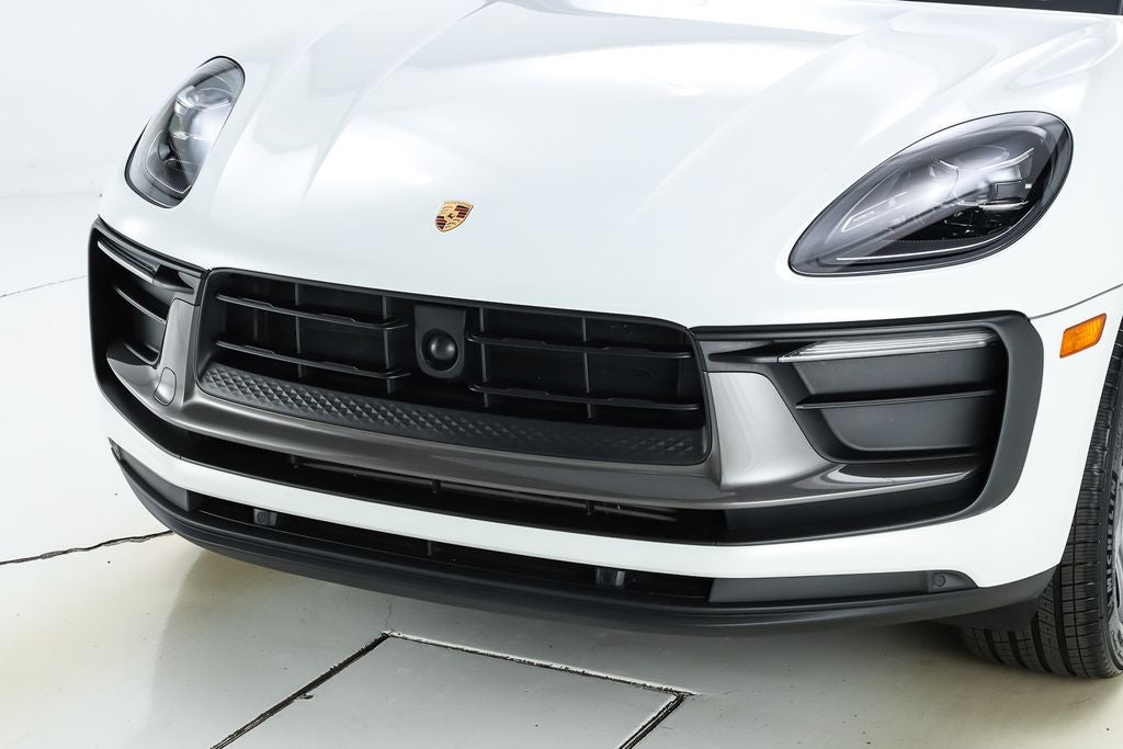 2023 Porsche Macan T