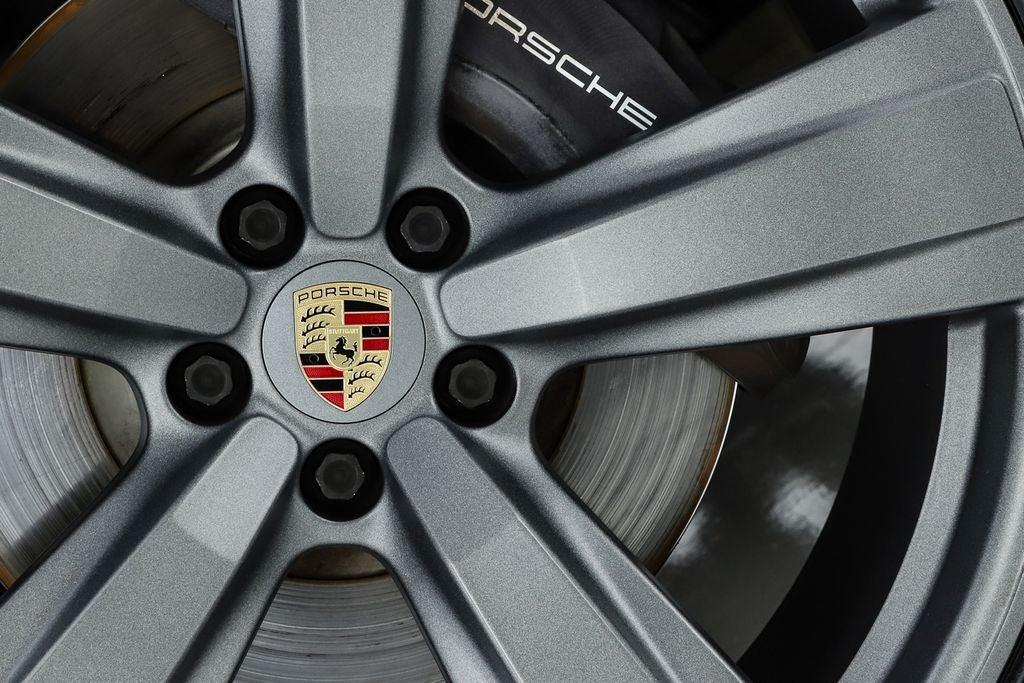 2023 Porsche Macan T