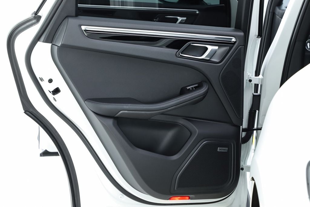2023 Porsche Macan T