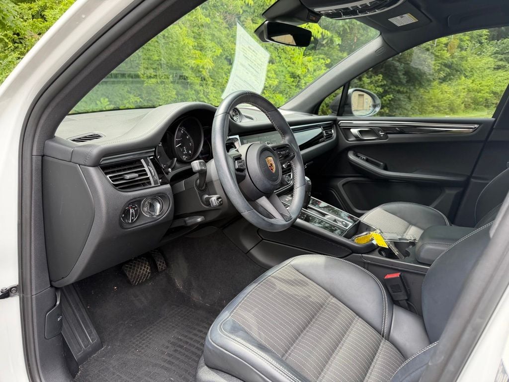 2023 Porsche Macan T