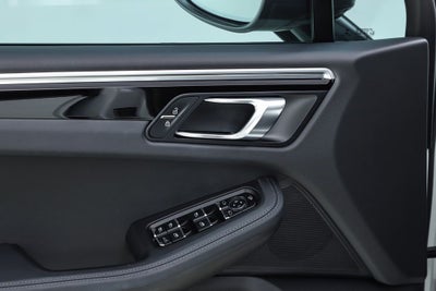 2023 Porsche Macan T