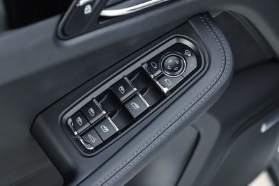 2023 Porsche Macan T